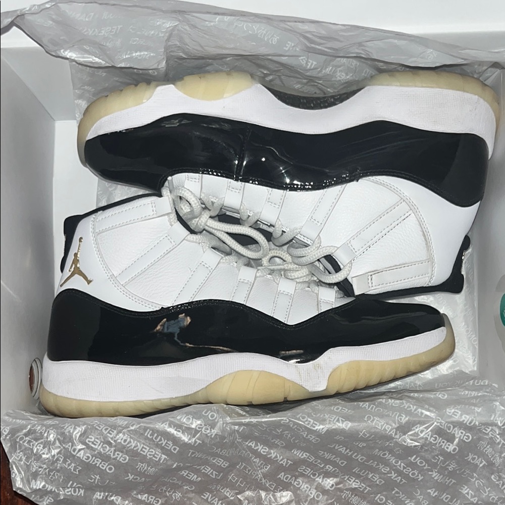 Air Jordan 11 Retro Concord Sneakers